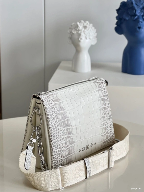 PM VUITTON LOUIS COUSSIN 0427